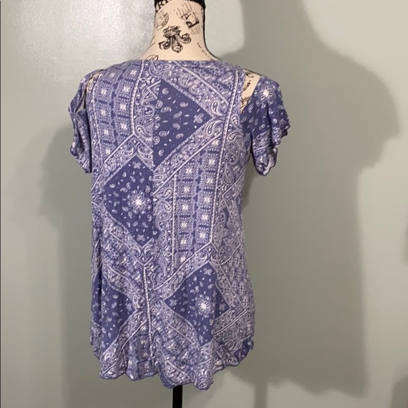 Maurices Shirt - Picture 2 of 4